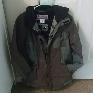 Columbia Snowboard/ski jacket. Fits like W Large
